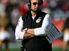 Mike Vrabel explica a inatividade dos Patriots no prazo de negociação da NFL