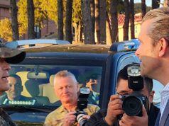 Pete Hegseth chega à Coreia do Sul para negociações militares