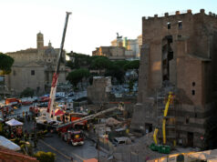 Trabalhador preso após torre medieval de Roma desabar parcialmente | Infraestrutura