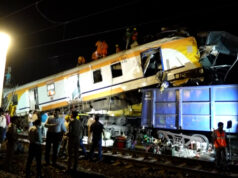 Pelo menos 11 mortos em acidente de trem na Índia enquanto equipes de resgate recuperam corpos | Infraestrutura