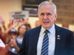 O deputado Doggett do Texas quase não se aposentou depois de bloquear o redistritamento do tribunal pelo Partido Republicano