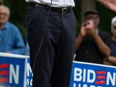 O governador Gavin Newsom defendeu a permanência de Biden em 2024