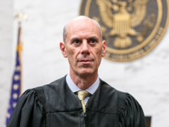 Bosberg planeja agir rapidamente na investigação de difamação de Trump e testemunhar no DOJ