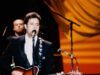 4 músicas de Vince Gill da década de 1980 que ainda soam bem hoje