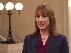 Nigel Farage diz que Rachel Reeves deve enfrentar uma investigação desprezível sobre mentiras orçamentárias: Vigilante da ética é instado a agir enquanto o primeiro-ministro é arrastado para um escândalo