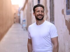 Homem que visitou mais de 100 países revela por que você SEMPRE deve levar chicletes