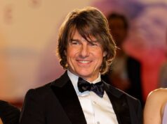 Tom Cruise está irreconhecível de peruca enquanto dança com uma pá no primeiro teaser da nova comédia Digger
