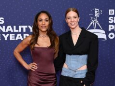 Alex Scott atordoa em um vestido de cetim enquanto a namorada Jess Glynne opta por um terno que mostra o abdômen enquanto o casal apaixonado lidera as estrelas na Personalidade Esportiva do Ano da BBC