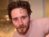 Brooklyn Beckham parece estar sentindo falta do Reino Unido enquanto prepara uma tradicional torta de pastor em sua cozinha em Los Angeles, mas os fãs têm a mesma reclamação – depois de instá-lo a consertar o relacionamento rompido com seus pais