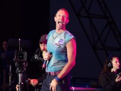 Por que tantas mulheres amam o acordado e digno Chris Martin? CAROLINE BULLOCK desvenda a mania desconcertante do homem tão chato que nem toma café