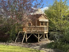 Expelliarmus! Mulher ordenada a demolir a casa gigante na árvore de Harry Potter em uma mansão de £ 1,2 milhão em meio a uma rivalidade amarga com vizinhos na arborizada fileira de milionários