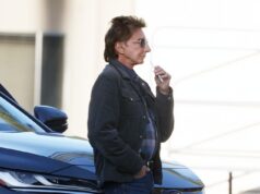 O cantor de Copacabana Barry Manilow, 82, vaporiza durante um raro passeio em Palm Springs… antes das datas da turnê de despedida
