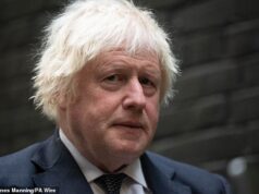 Boris Johnson diz a Starmer para ‘mostrar coragem’ e usar £ 20 bilhões em ativos russos congelados na luta contra Putin