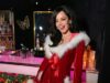 Lily Allen faz uma exibição atrevida em uma roupa sexy de Papai Noel ao lado de Olivia Rodrigo, de pernas compridas, enquanto organiza uma festa de Natal repleta de estrelas no famoso clube de strip londrino Stringfellows