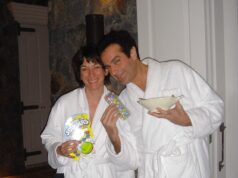 Jeffrey Epstein deu ingressos para os bastidores dos shows de David Copperfield para suas meninas menores de idade, enquanto o mágico é arrastado ainda mais para o caso de pedófilo