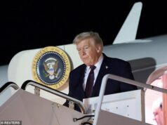 Silent Trump foge da tempestade crescente sobre o ‘encobrimento’ de Epstein enquanto ele sai de férias sem QUALQUER comentário