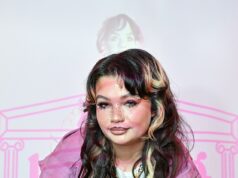 Lola Young compartilha a primeira postagem no Instagram desde que interrompeu a carreira, dizendo que sua “cabeça está em um lugar melhor” – depois que ela foi forçada a cancelar a turnê