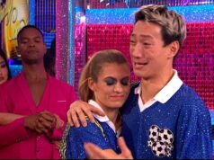 Carlos Gu, do Strictly, desmorona ao explicar por que não recebeu uma parceira celebridade nos anos anteriores em uma confissão comovente antes de levantar o troféu de glitterball com Karen Carney