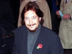 Chris Rea, cantor de Driving Home for Christmas, morre aos 74 anos
