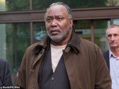Reginald D Hunter tem intimações para postagens ‘anti-semitas’ nas redes sociais anuladas quando o juiz decide que o processo privado foi uma tentativa de fazer com que o comediante fosse ‘cancelado’