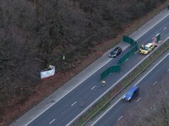 A corrida final para casa: o tráfego atingirá hoje o seu nível mais movimentado em cinco anos, com 4,2 milhões de fugas planejadas, já que os especialistas dizem que evite estradas entre 11h e 19h, com aeroportos lotados e serviços ferroviários terminando mais cedo