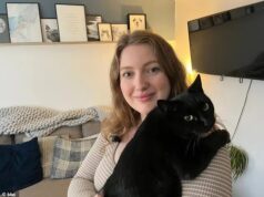 Um milagre de Natal! O gato desaparecido da família é devolvido CINCO anos depois de ter desaparecido durante o bloqueio da Covid