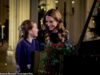 As princesas Kate e Charlotte têm “um vínculo incrível”, diz o compositor – enquanto mãe e filha fazem um dueto de piano no concerto Together at Christmas Carol