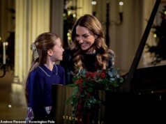 As princesas Kate e Charlotte têm “um vínculo incrível”, diz o compositor – enquanto mãe e filha fazem um dueto de piano no concerto Together at Christmas Carol