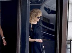 Nicole Kidman é uma figura discreta em um vestido preto modesto enquanto assiste à missa do dia de Natal sozinha em Sydney – enquanto faz sua primeira viagem à Austrália após sua separação com Keith Urban