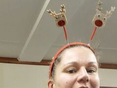 Quando vi essa foto do 17º Natal eu sabia que tinha que mudar. Agora tenho tamanho 8 perfeito… e perdi 7 quilos em apenas 9 meses SEM golpes de gordura. Qualquer um pode seguir meu método… ele também mudará sua vida