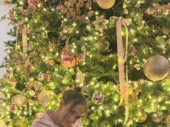 Jennifer Lopez aproveita um Natal aconchegante de pijama combinando com a família, incluindo fotos raras com a irmã Lynda