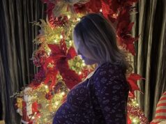 Perrie Edwards embala sua barriga em lindas fotos de Natal com o noivo Alex Oxlade-Chamberlain e o filho Axel enquanto ela se aproxima da data do parto