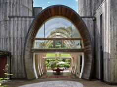 Não é tão grandioso! A casa que apareceu no Grand Designs teve £ 750.000 reduzidos de seu preço de referência de £ 5 milhões depois de não conseguir vender por 18 meses