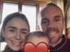 Lily Collins compartilha fotos raras de sua filha Tove enquanto a família comemora seu primeiro Natal