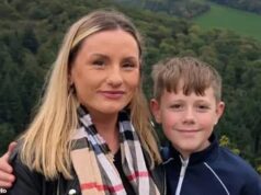 Garoto herói de 12 anos dirige o carro da mãe para um local seguro a 60 mph em pista dupla depois que ela desmaia ao volante