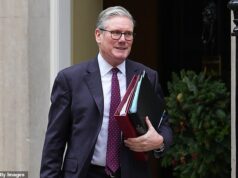 Teme que o Partido Trabalhista possa negar a milhões de britânicos a oportunidade de votar, cancelando ainda mais eleições no novo ano