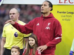 Cenas emocionantes em Anfield, com os filhos de Diogo Jota liderando os times como mascotes do jogo entre os dois ex-times do ex-atacante do Liverpool