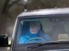 Andrew é visto sozinho com seus pensamentos enquanto dirige perto do Castelo de Windsor – depois que as filhas Eugenie e Beatrice compareceram ao Royal Christmas em Sandringham