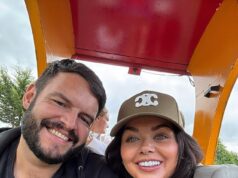 Scarlett Moffatt revela de forma dolorosa que sofreu um aborto espontâneo com seu noivo Scott Dobinson e diz que não terá mais filhos