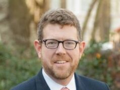 Sir Keir Starmer é acusado de apoiar ex-assessor de nobreza, apesar de saber que ele fez campanha para vereador trabalhista enfrentando acusações de abuso sexual infantil