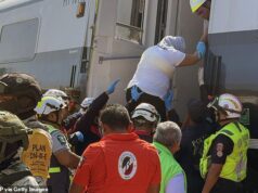 Pelo menos 13 pessoas morreram e quase 100 ficaram feridas após descarrilamento de trem no México