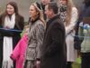 A futura nora da princesa Anne, Harriet Sperling, chama a atenção em uma roupa estilosa aprovada pela realeza da marca favorita de Kate Middleton, depois de perder as celebrações do dia de Natal em Sandringham
