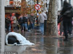 Pessoas com sono difícil receberão £ 2.000 para gastar em qualquer coisa que quiserem como parte do estudo para ver se o dinheiro leva os sem-teto a uma moradia mais rápida