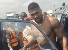 A fuga milagrosa de Anthony Joshua na estrada da morte: um morre todos os dias na estrada mais perigosa da Nigéria à medida que crescem as questões sobre como o SUV bateu em um caminhão parado
