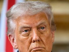 O comediante Dom Joly afirma que teve seu pedido de visto para os EUA rejeitado após criticar Donald Trump online