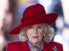 O arrepiante Rainha Camilla revela ter que ‘lutar contra’ um agressor sexual no trem quando era adolescente e diz que o incidente a deixou ‘furiosa’ em uma transmissão comovente com o comentarista de corridas da BBC John Hunt