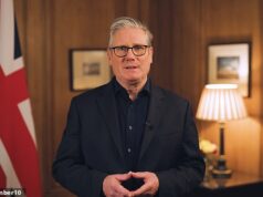 Keir Starmer admite que a vida para muitos na Grã-Bretanha “ainda é mais difícil do que deveria ser” em sua mensagem de Ano Novo – mas promete que “as coisas podem e vão melhorar” em 2026 enquanto ele luta para recuperar o cargo de primeiro-ministro