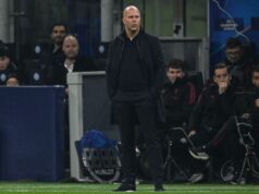 O técnico do Liverpool, Slot, se pergunta se Salah acha que ‘cometeu um erro’