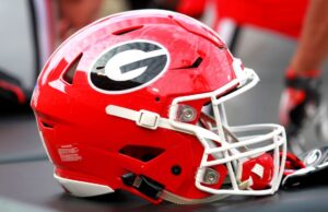 Dois calouros do Georgia Bulldogs presos por furto em lojas