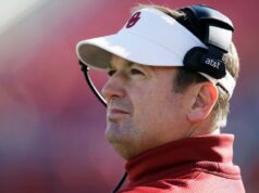 Bob Stoops encerra capítulo sobre carreira de treinador após passagem pela UFL